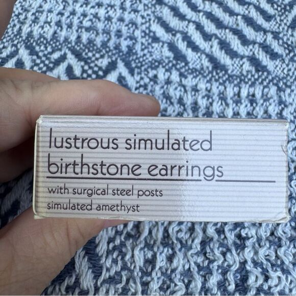 Avon Lustrous simulated birthstone and pearl earrings - Picture 3 of 4